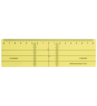 Réquerre de 17cm en plastique jaune
